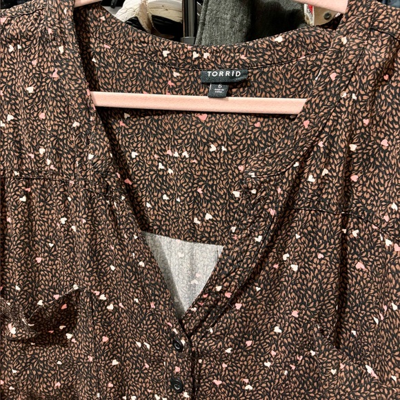 💘 Torrid 6X Harper Valentines Brown and Pink Heart Top - Picture 6 of 8